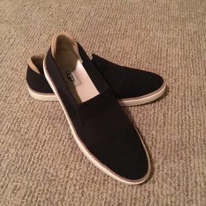 Ugg Women’s Sammy Black Rib Knit shoes Size 8.5